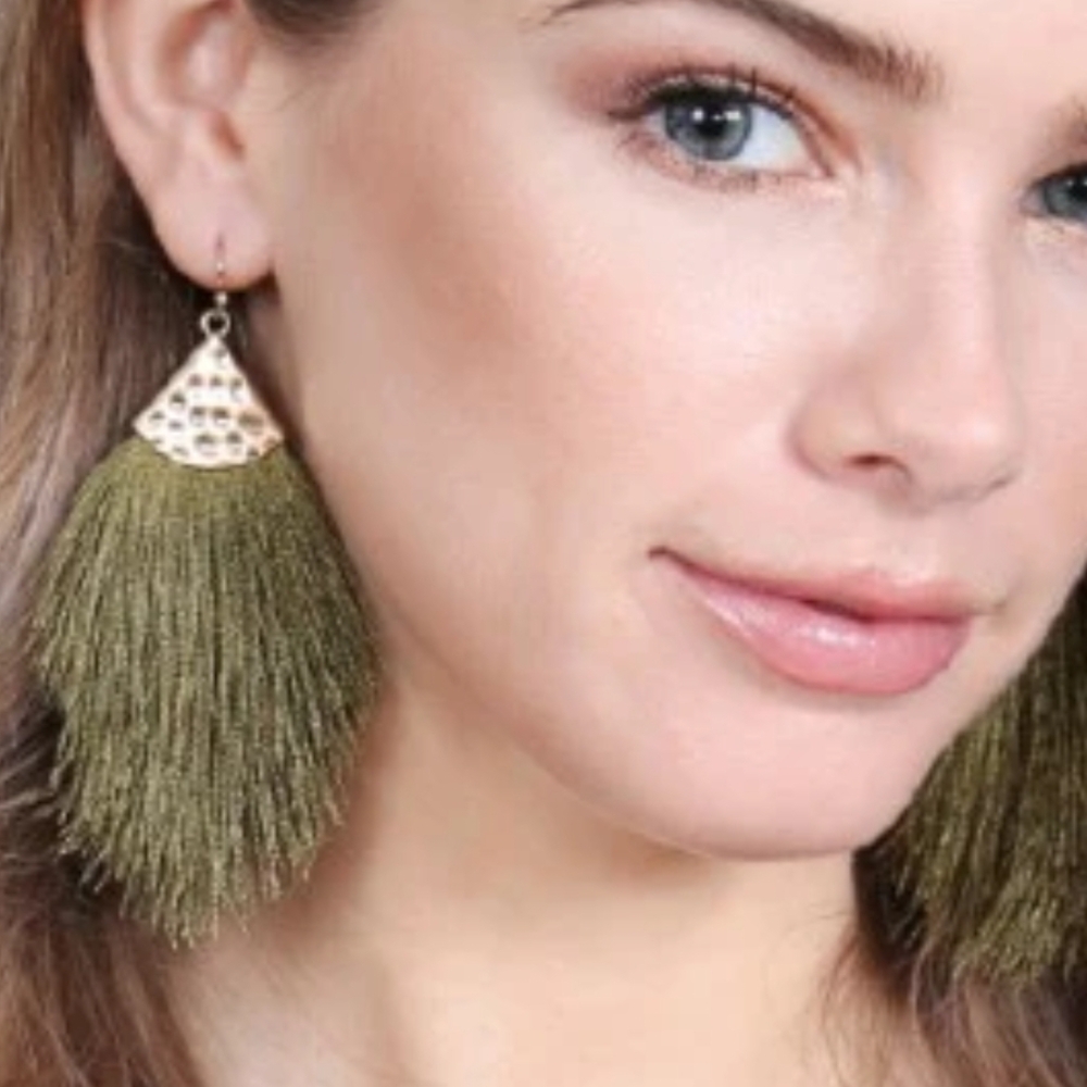 Elegant Olive Tassel By Mestiere